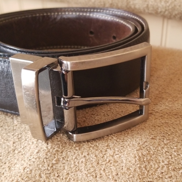 Mens Kirkland Signature leather belt black silver - Picture 2 of 5